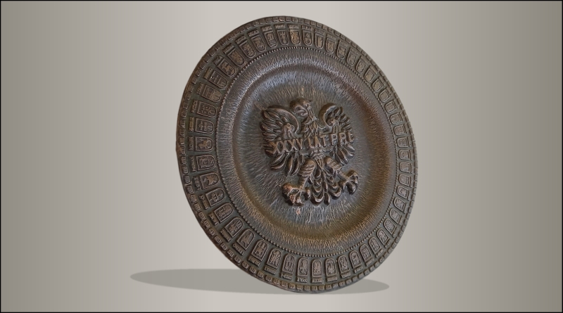 Miedziany talerz z herbami miast